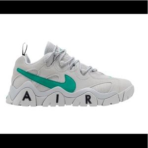 Nike Air Barrage Low Men's Shoe